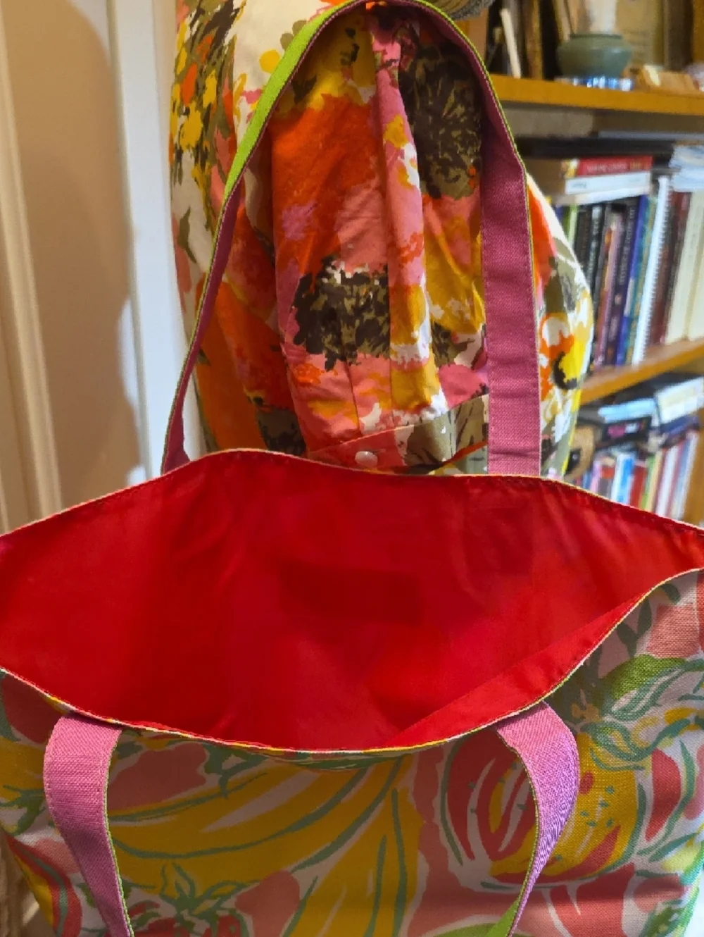 Lilly Pulitzer x Estée Lauder Pink & Yellow Tropical Canvas Tote - Picture 4 of 7